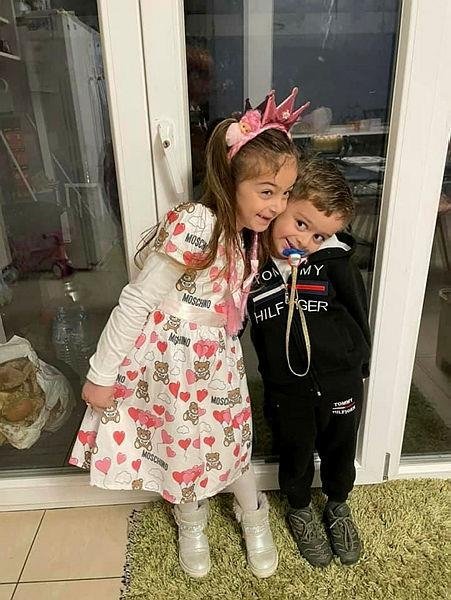 Gurbetçi ailenin İzmir’de yediği yemek kabusları olmuştu! Kızını kaybetti oğlu için umutla bekliyor