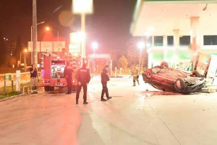 İzmir’de feci kaza! Akaryakıt istasyonuna girdi