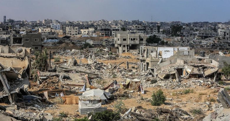 İsrail ordusu, insani bölge olduğunu ileri sürdüğü bölgeye su sağlayan hatları yıktı