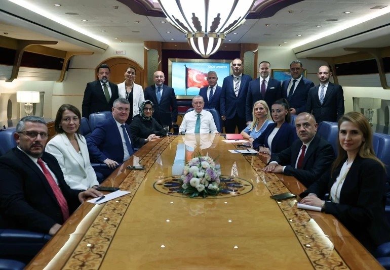 Başkan Recep Tayyip Erdoğan: 100 yıllık partiyi bir hırsızlık çetesinin fedaisi haline getirdiler!