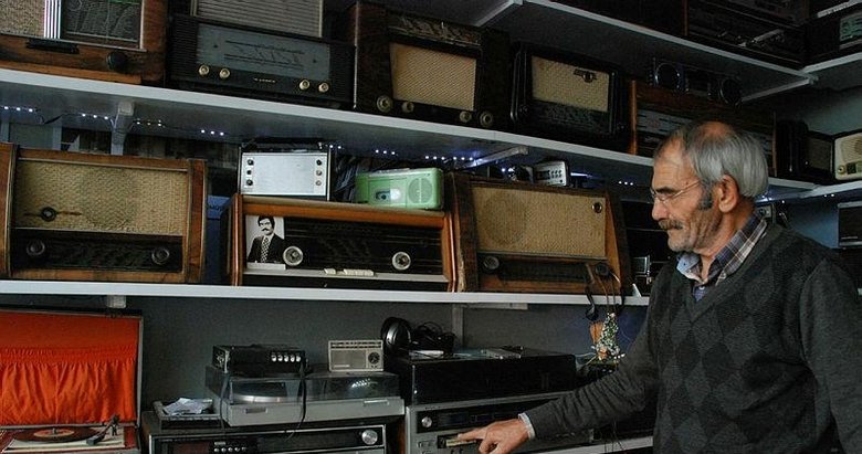 İzmir’in eski radyo ve pikap hastanesi! 45 yıldır bu işi yapıyor