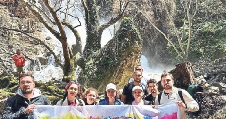 Efes-Mimas Yolu’nda bahar yürüyüşü