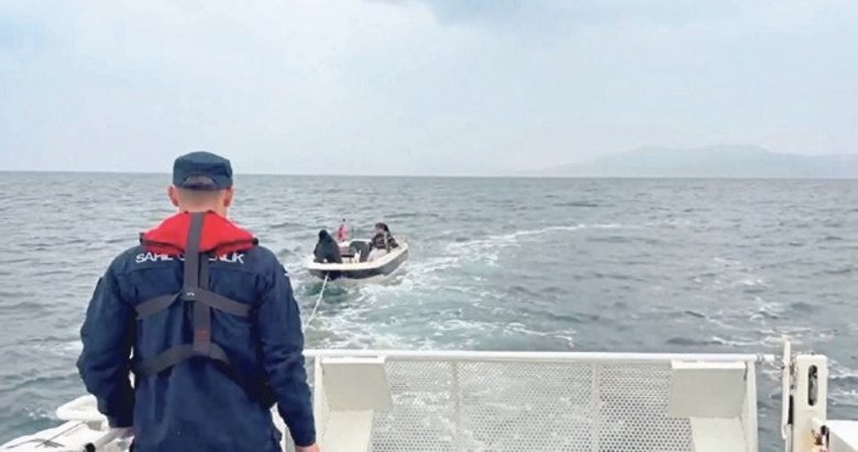 Denizde sürüklenen tekneye anında müdahale