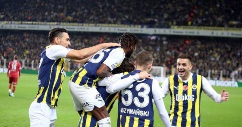 Fenerbahçe evinde rahat kazandı! 4 gol attılar
