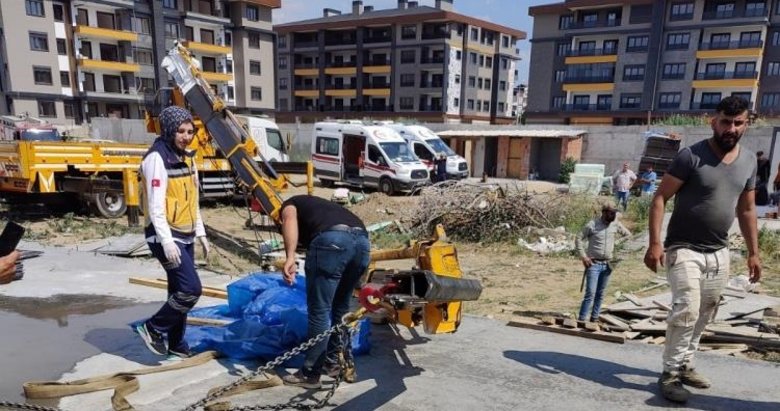 Kırılan vinç kolunun altında kalan bir adam hayatını kaybetti