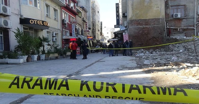 İzmir’de olası facia önlendi! Yıkım tehlikesi bulunan bina tahliye edildi