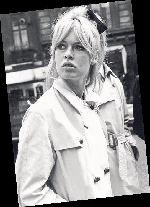 Trençkot stillerini yıldızlardan öğrenin