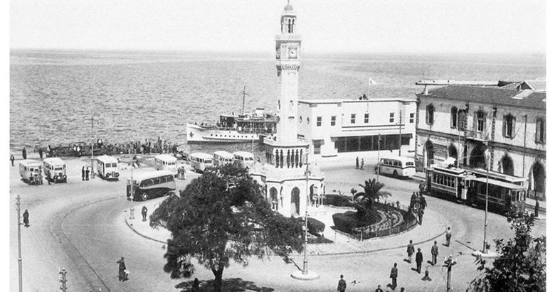 İzmir’de buluşan kitaplar