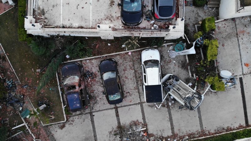 İzmir’i hortum vurdu! Felaketinin boyutları gün ağarınca ortaya çıktı