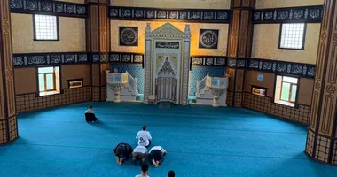 Dindar olmak başka ahlaklı olmak başka mı?