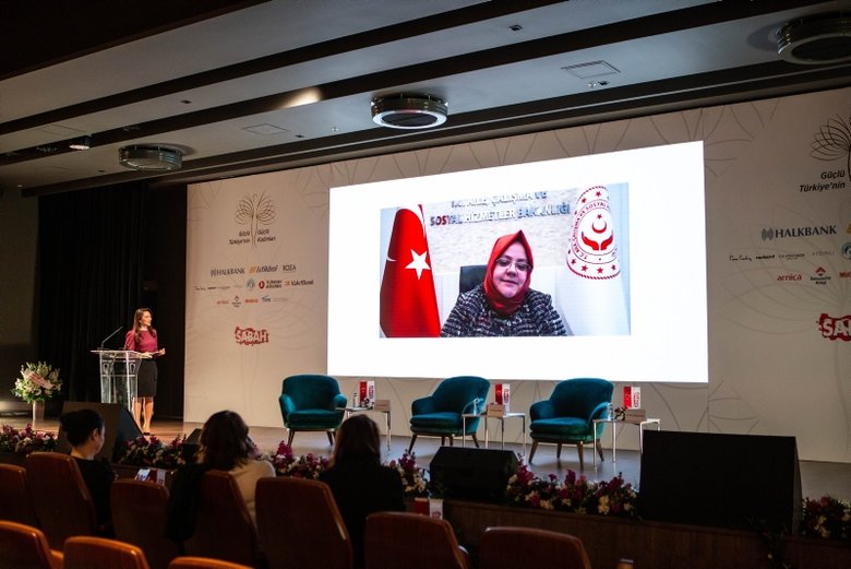 Emine Erdoğan: ‘2023 için atılan adımların gücü kadınlardan geliyor’