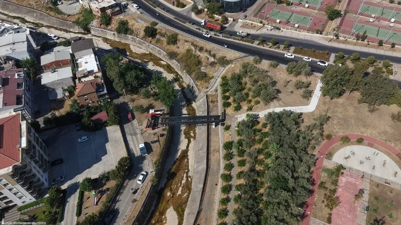 izmirdeki-o-yol-1-dakikaya-iniyor-1787559350598.jpeg