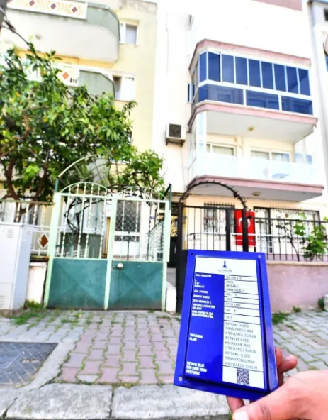izmirde-deprem-icin-dugmeye-basildi-120-bin-bina-mercek-altinda-yeni-sistem-devreye-giriyor-1793362066232.png