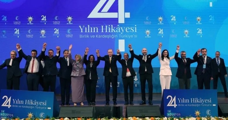 Başkan Erdoğan rozetlerini taktı: AK Parti’ye yeni belediyeler katıldı