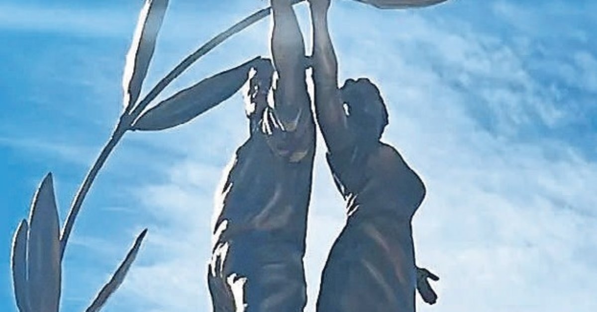 Yeni heykele tepki yağmuru