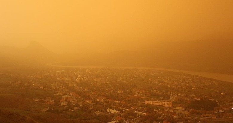 İzmirliler dikkat! Uzmanından sahra tozu uyarısı