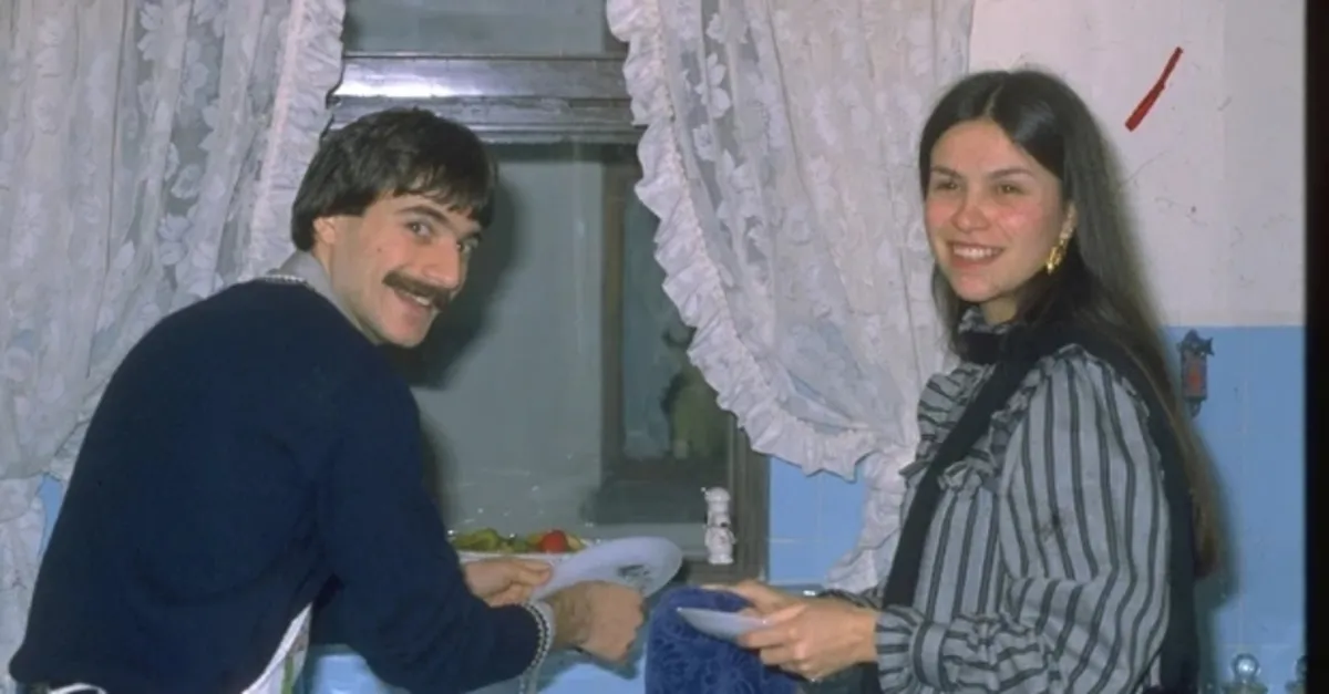 Mehmet Ali Erbil'in 1983 Askerlik Fotoğrafı Sosyal Medyada Nostalji Yarattı