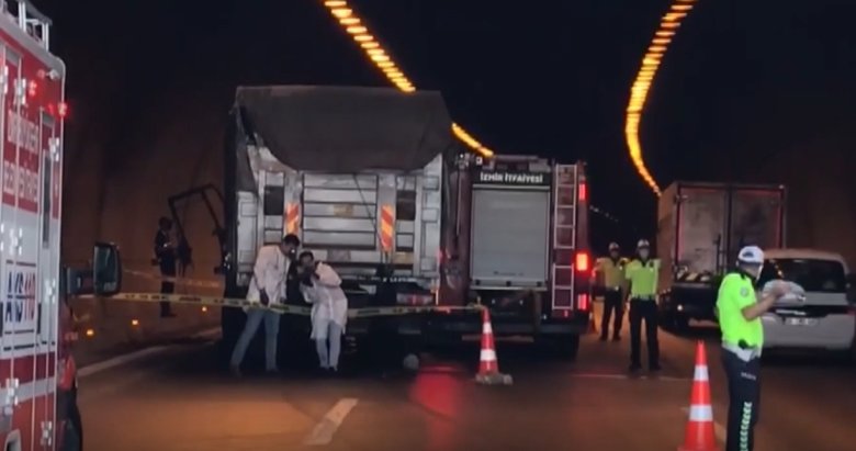 İzmir’de kamyonun çarptığı otomobil alev aldı! Ölü ve yaralılar var