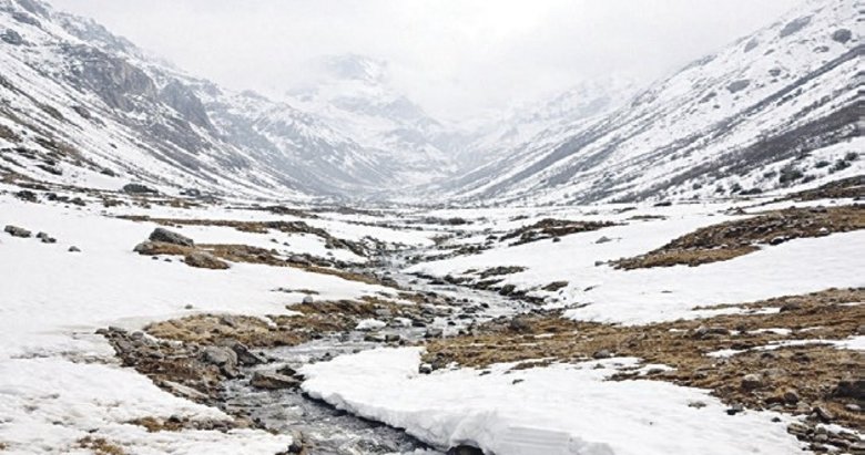 Sıcak kar kuraklığı nedeniyle su kaynakları beslenemiyor