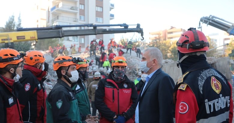 Denizli Büyükşehir Belediye Başkanı Zolan, İzmir’de deprem bölgesinde