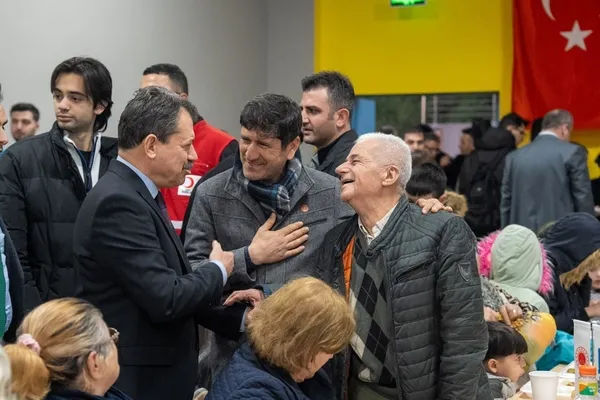 İzmir’den örnek proje! Hem meslek ediniyorlar hem de sofralara umut oluyorlar