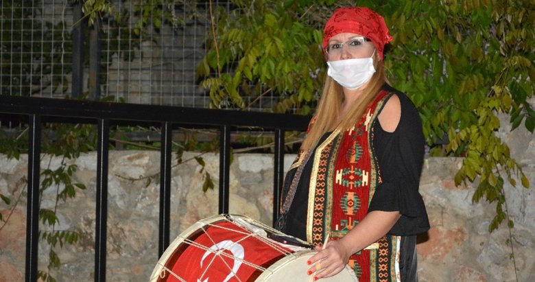 Muglali Kadin Davulcu Bu Gelenek Yasatilsin Istiyorum