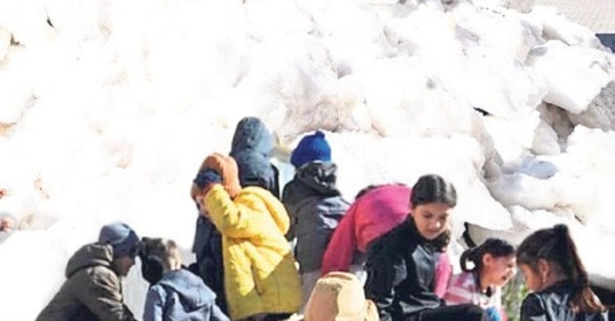 Yürek ısıtan kar sevinci