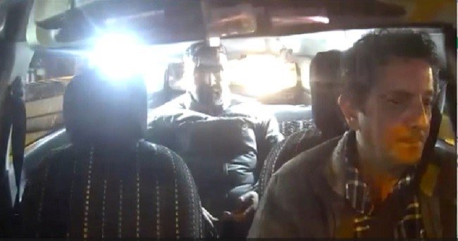 İzmir’deki korku dolu anlar kamerada! Başına silah dayadığı taksiciye dehşeti yaşattı