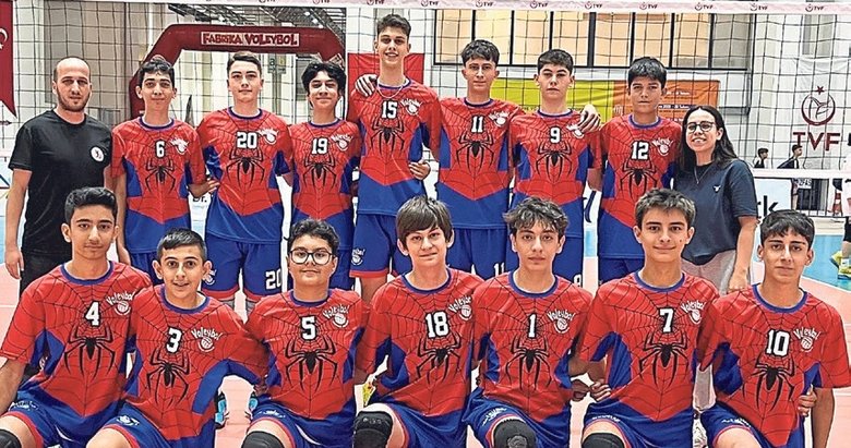 Akhisar’ın Efeleri sahada tarih yazdı