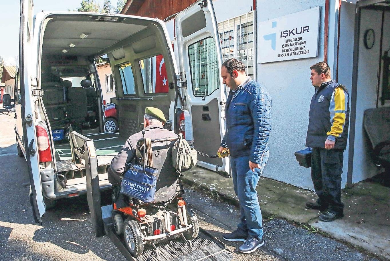 Tekerlekli Sandalye Ile Yolda Kalmaya Son Izmir Haberleri