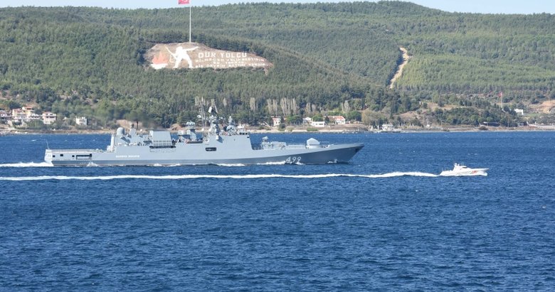 Rus savaş gemisi ’Admiral Makarov’ Çanakkale Boğazı’ndan geçti