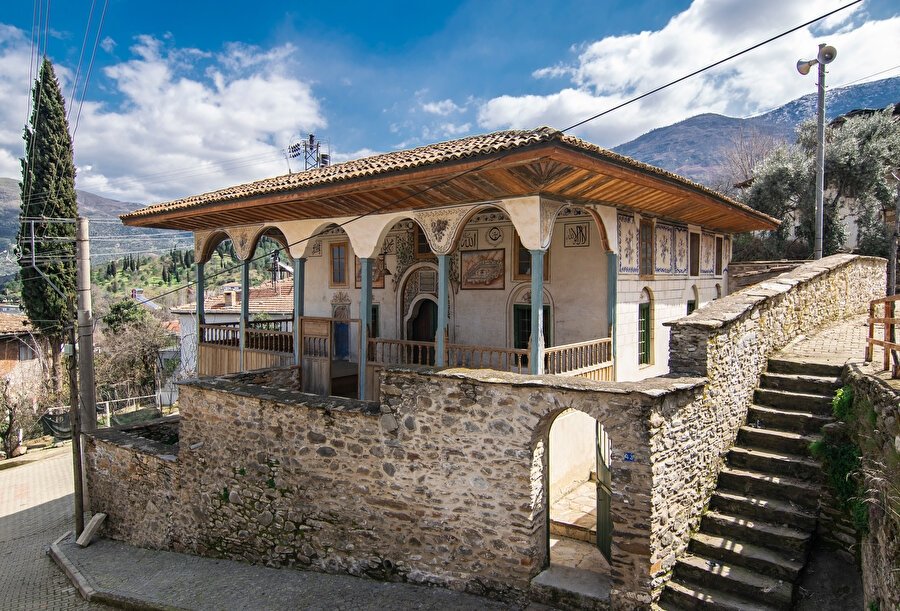 Mevsimlerden Bademli