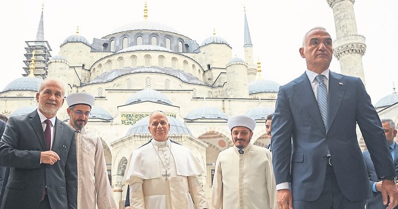 Papa Sultanahmet’e hayran kaldı