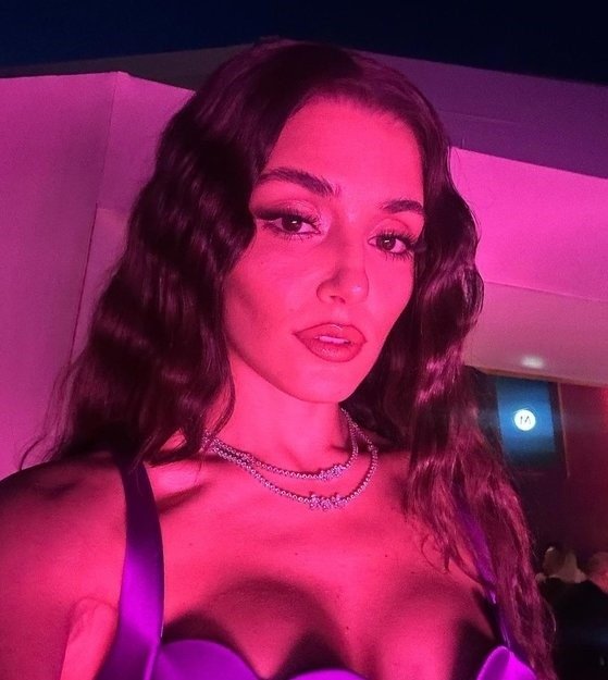 Hande Erçel gerçeği itiraf etti! Hakan Sabancı evlilik mi teklif etti?