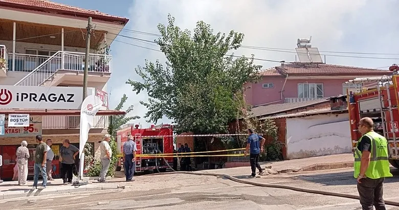 Denizli’de korku dolu anlar! Bahçe temizliği için yakılan ateş kontrolden çıktı: Ev kül oldu