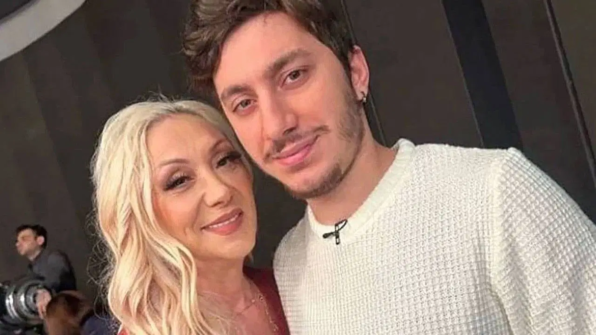 Şarkıcı Güllü'nün oğlundan talihsiz haber! Durumu hakkında açıklama yaptı