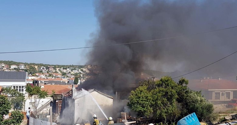 Çeşme’de korkutan yangın