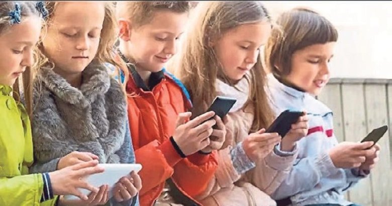 ‘15 yaş altı, sosyal medya kullanmamalı’