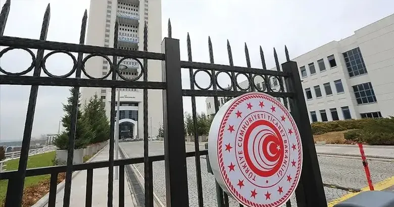 İzmir’de kaçak fabrikada vurgun! 125,4 milyon TL’lik eşya ele geçirildi...