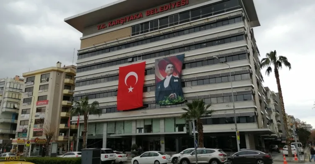 İzmir'de işçiler isyanda! CHP'li Karşıyaka Belediyesi’nde maaş krizi