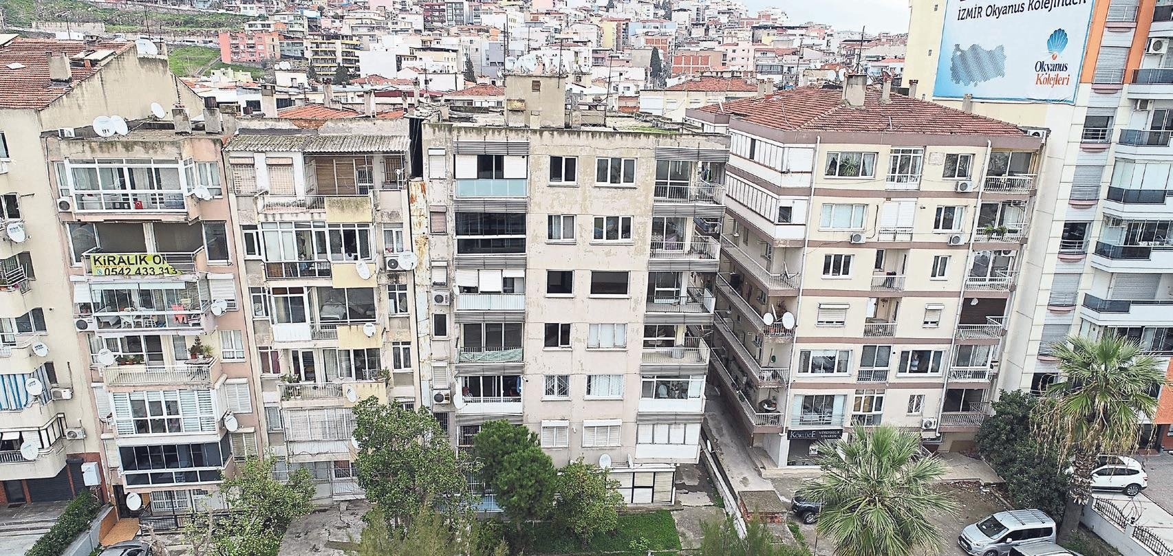Yan Yatan Bina Tahliye Edildi Izmir Haberleri