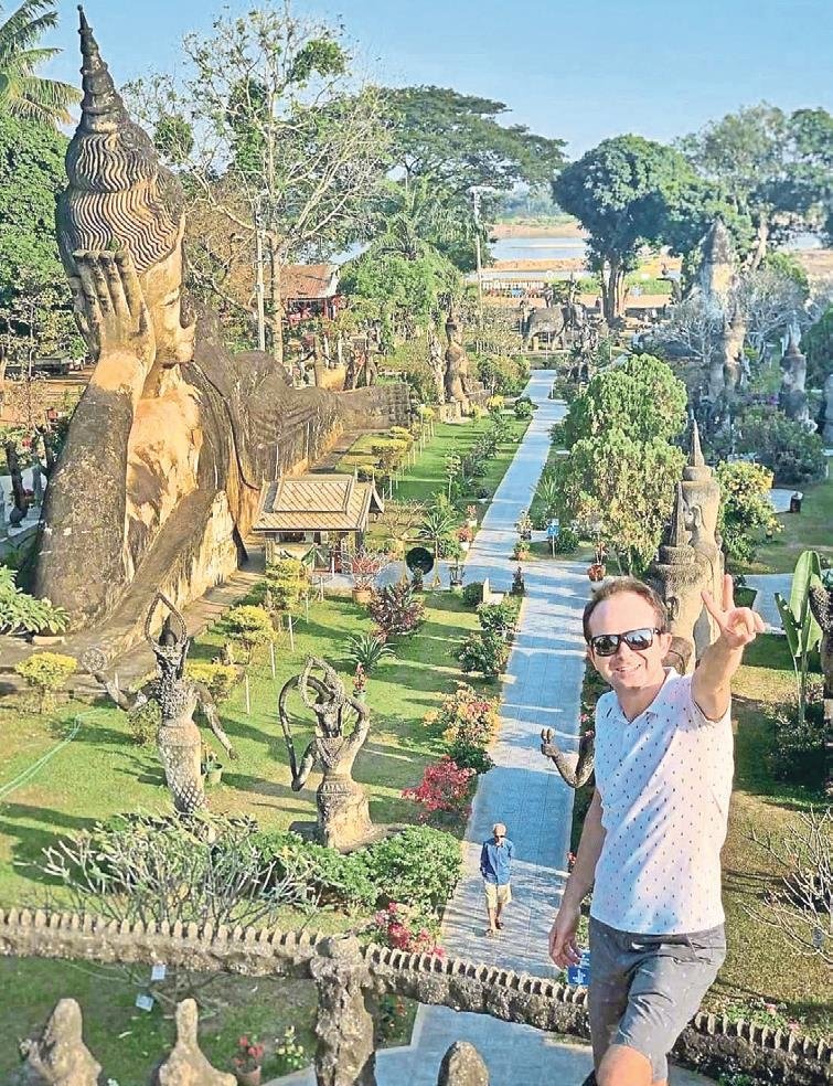 35 yaşında 6 kıtada 102 ülke gezdi