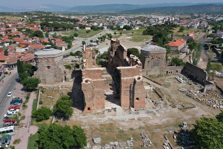 İzmir Bergama’da heyecanlandıran keşif! Yaklaşık 1800 yıllık