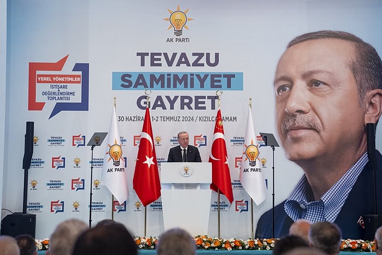 ‘Vandallıkla sokakları ateşe vermek kabul edilemez’