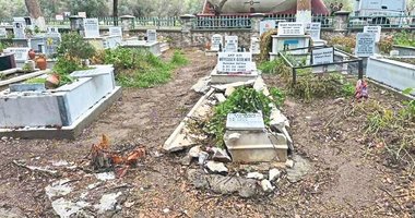 İzmir’de mezarlık savaş alanına döndü