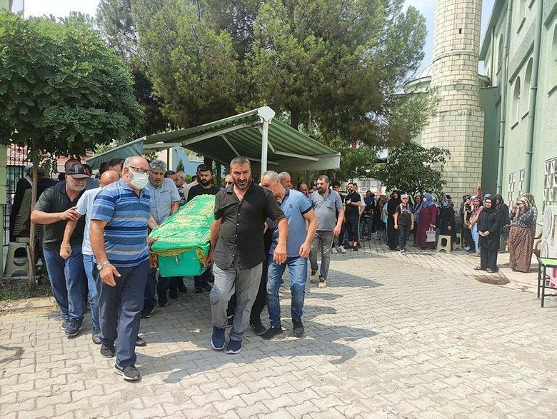 Manisa’da anne ve karnındaki bebeğe hüzünlü veda