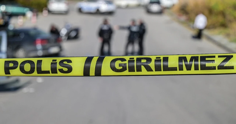 İzmir’de iki otomobil çarpıştı: Ölü ve yaralılar var...