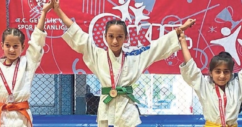 Salihlili judocular 20 madalya kazandı