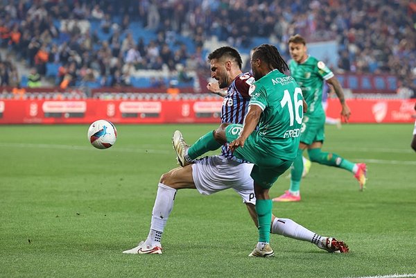 trabzonspor-3-2-sipay-bodrum-fk-1743629817291.jpg