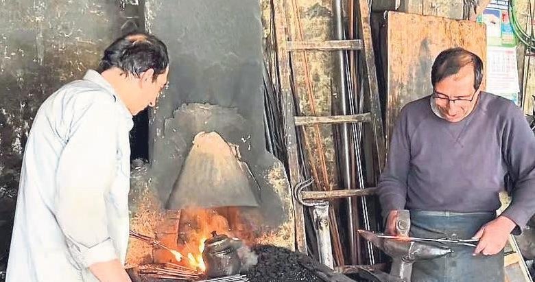 İki kardeş kaybolmaya yüz tutan mesleği yaşatıyor